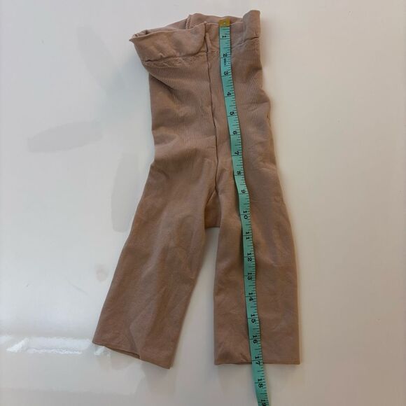 Assets Red Hot Label by Spanx High Waist Shorts Mid-Thigh Shaper Size 2 - Picture 2 of 5